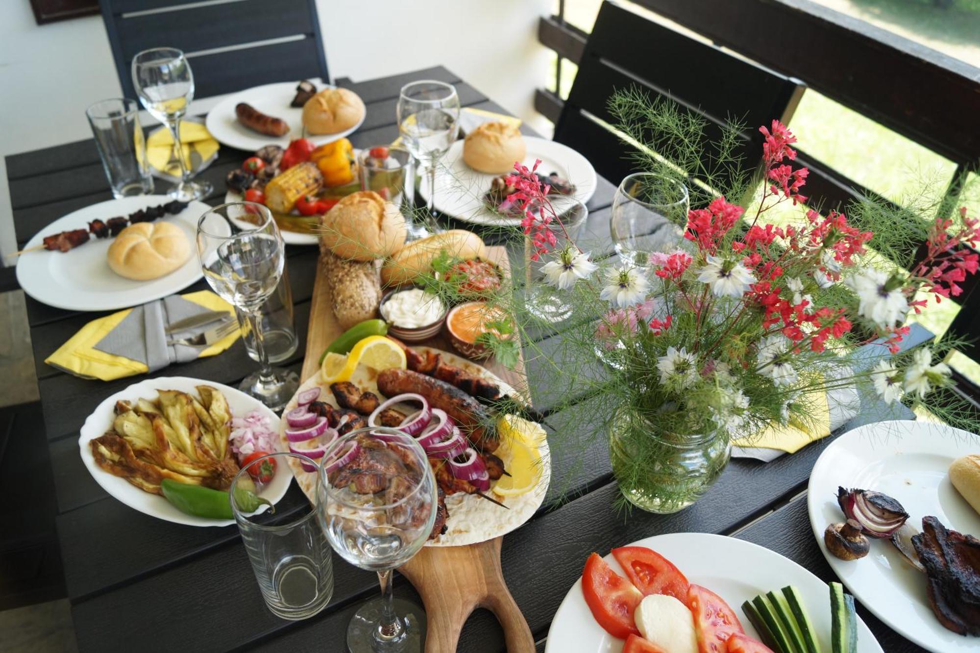 בוז'נצי Guest House Ivanca Boncheva מראה חיצוני תמונה